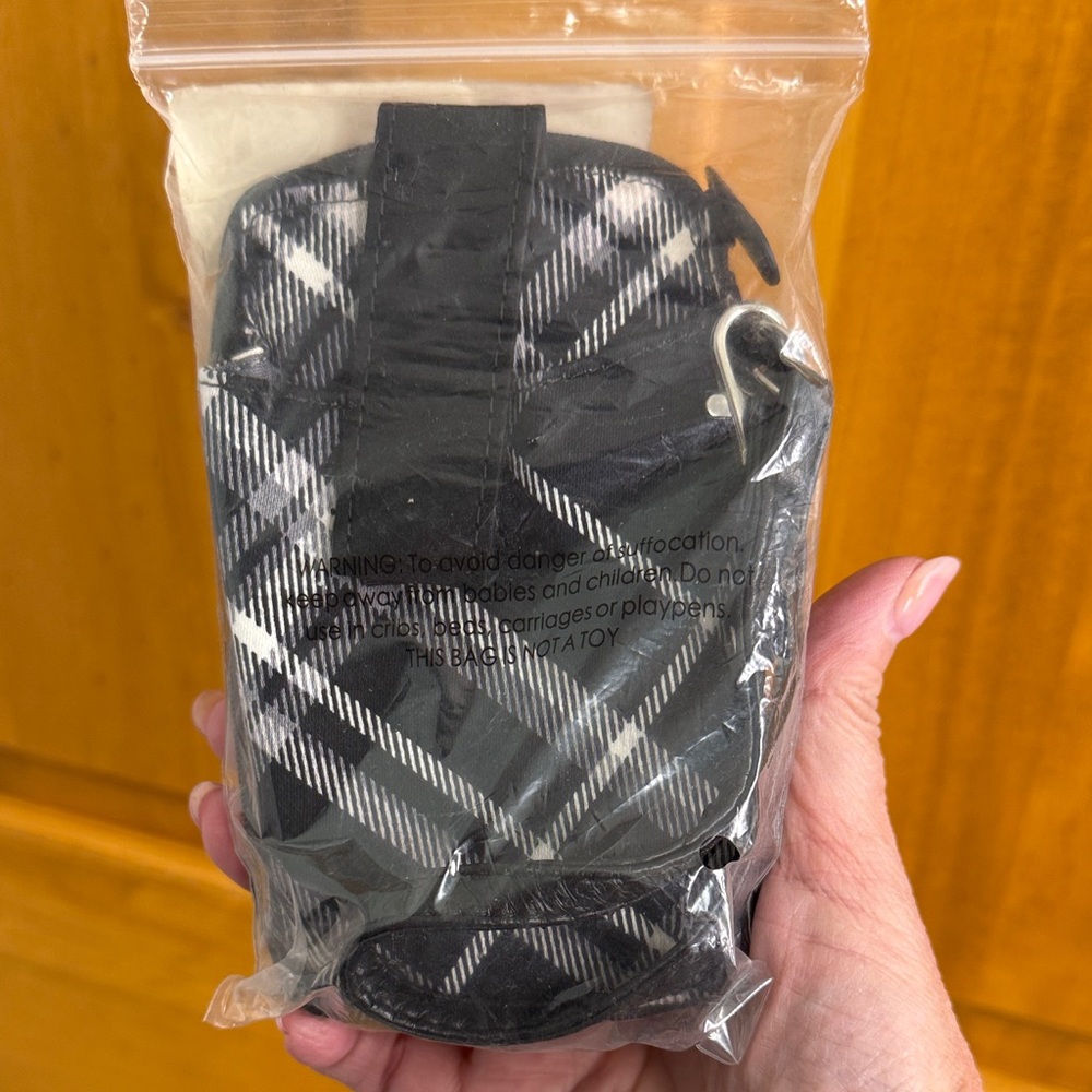 Thirty-One Retired and Rare-Timeless Wristlet Black Pick Me Plaid - Picture 2 of 2